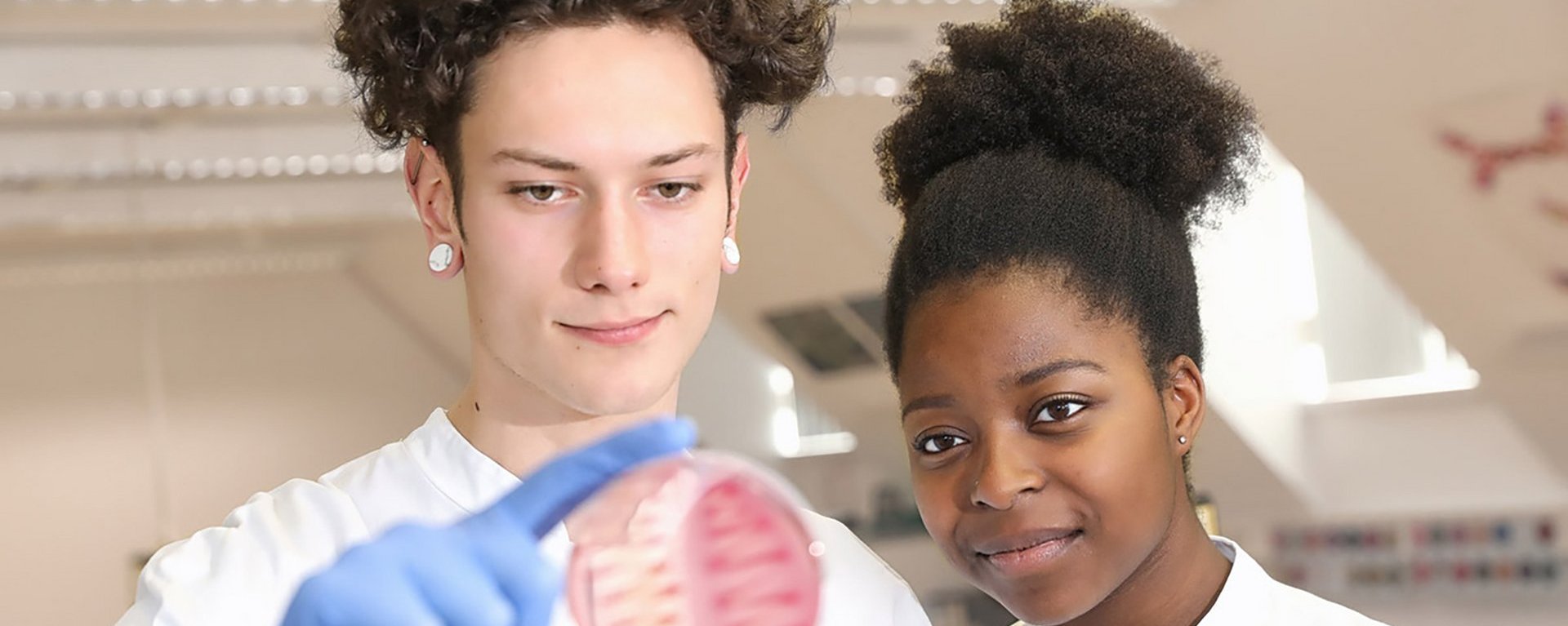 Ausbildung zum MTLA in der Berufsfachschule für Technische Assistenten in der Medizin